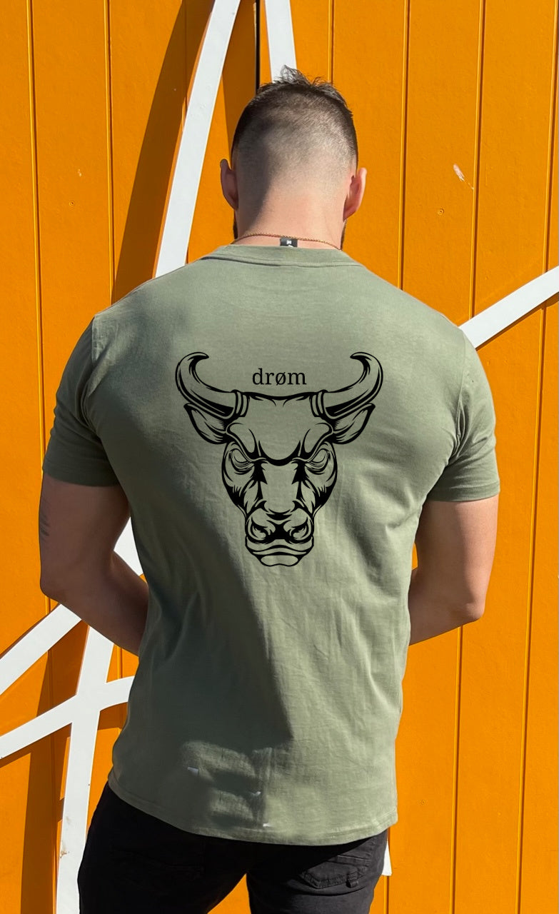 Tee - Black or White Bull design