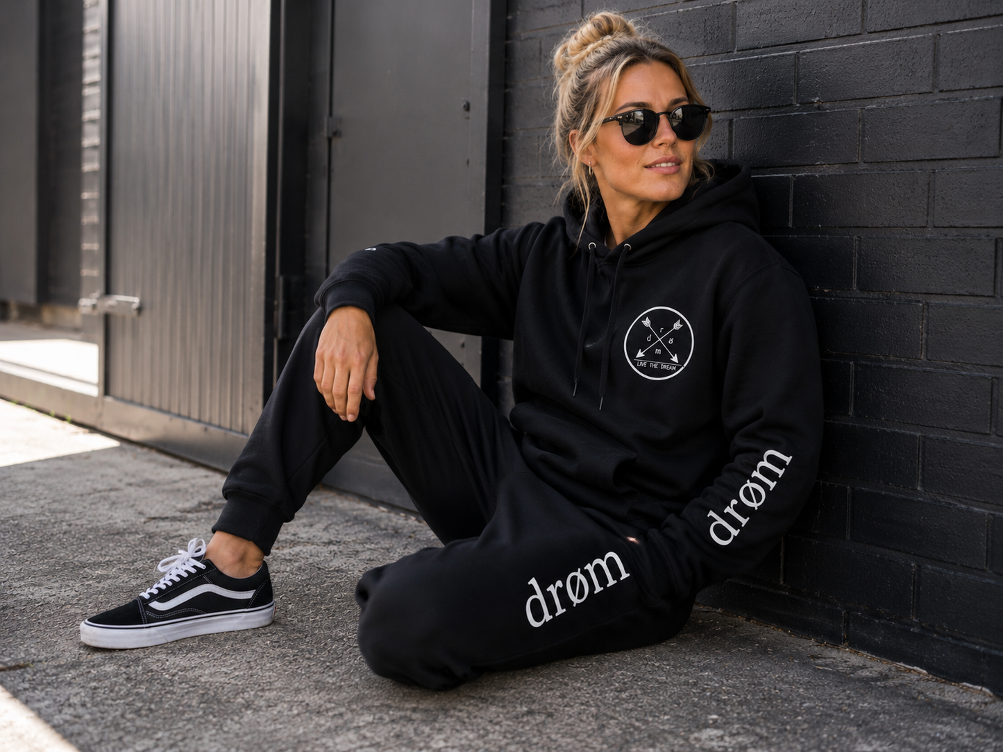 Womens Tracksuit drøm Arrows Black Top with Black Pants