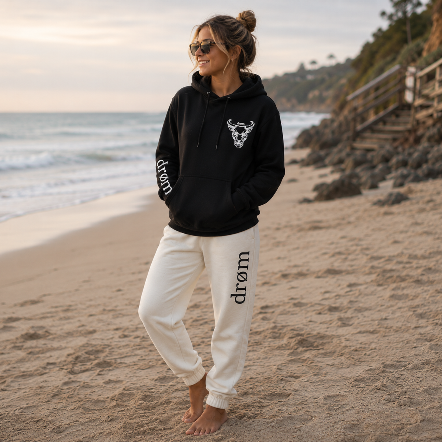 Womens Tracksuit drøm Bull Black top with Sand pants